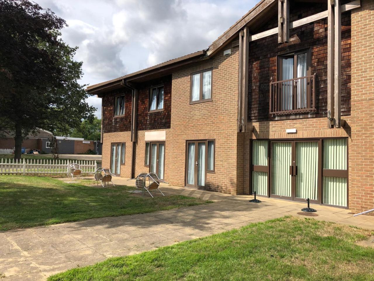 Stoneleigh Park Lodge Ashow Exteriör bild