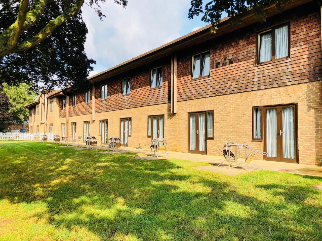 Stoneleigh Park Lodge Ashow Exteriör bild